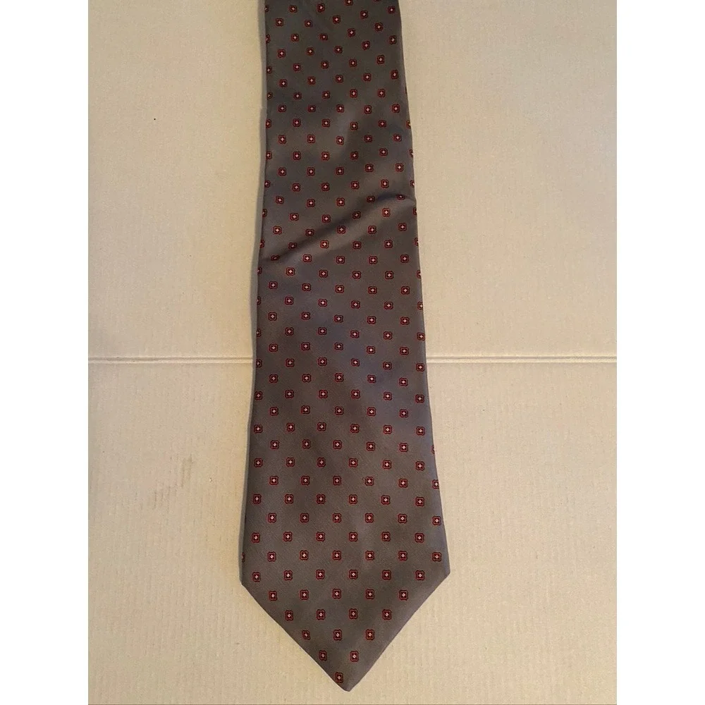 Guy Laroche Paris Mens Silk Necktie Grey Red Geometric Medallion Pattern Tie